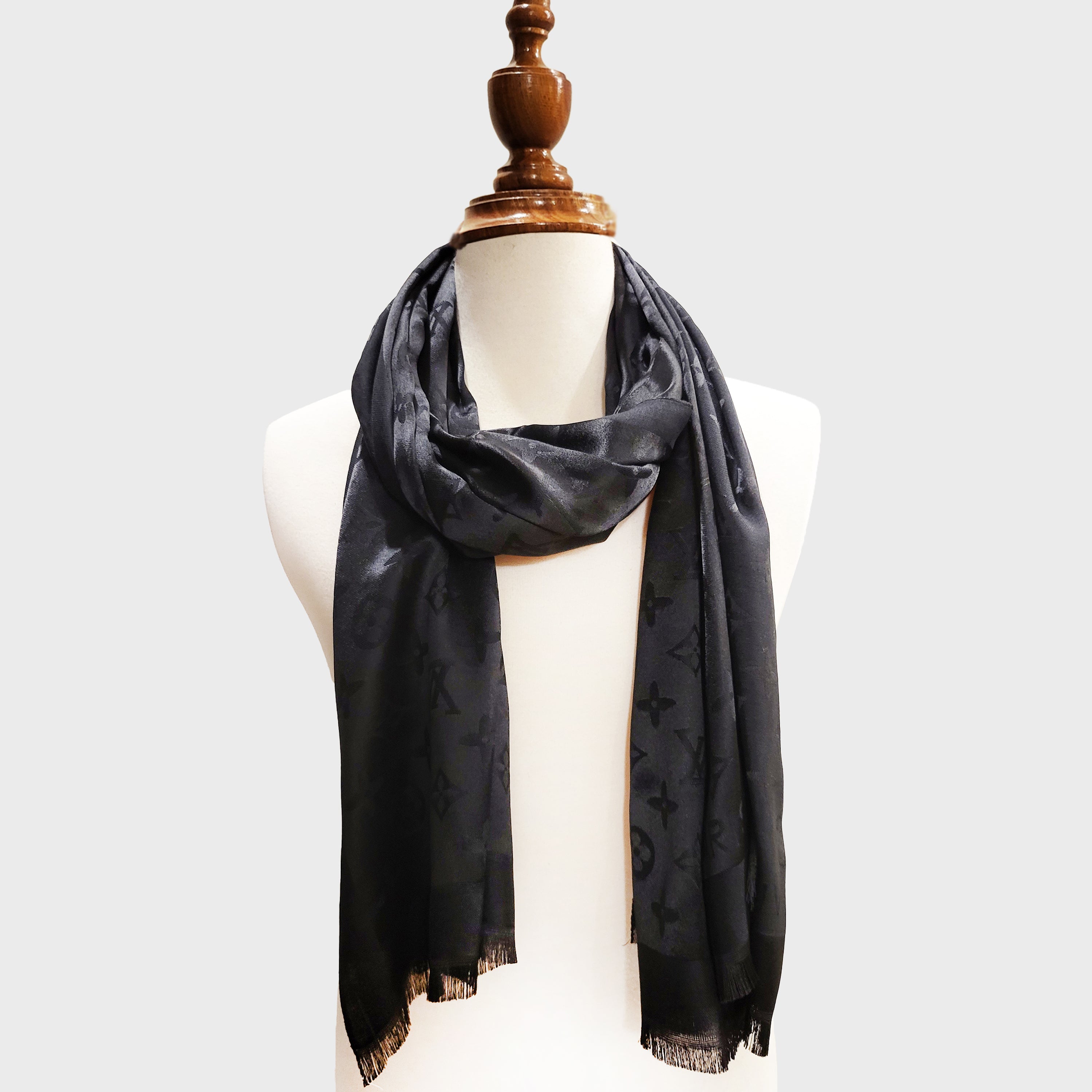 L.V Scarf - 101