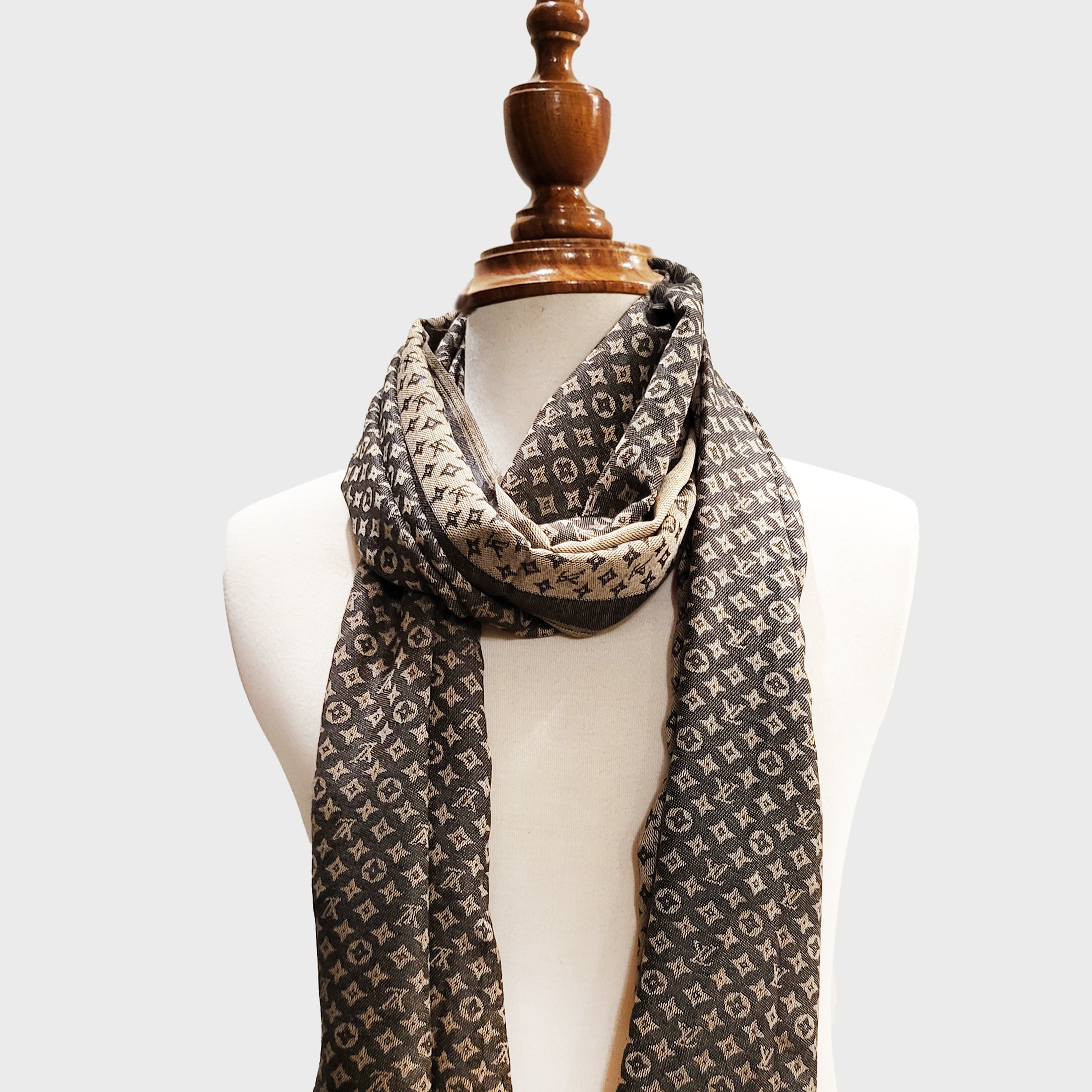 L.V Scarf - 107
