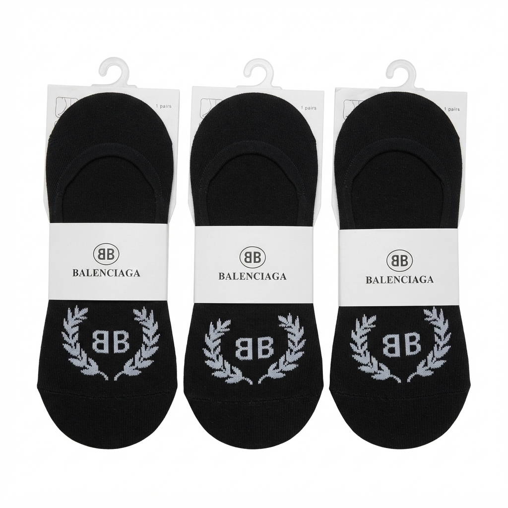 Balenciaga logo-embroidered black