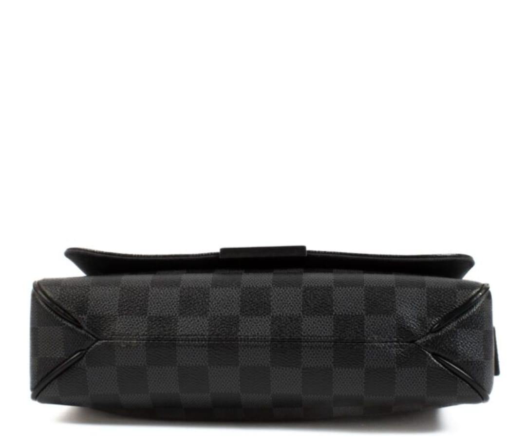 LOUIS VUITTON 01
