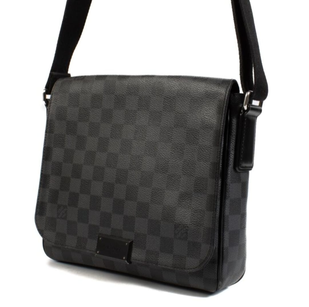 LOUIS VUITTON 01