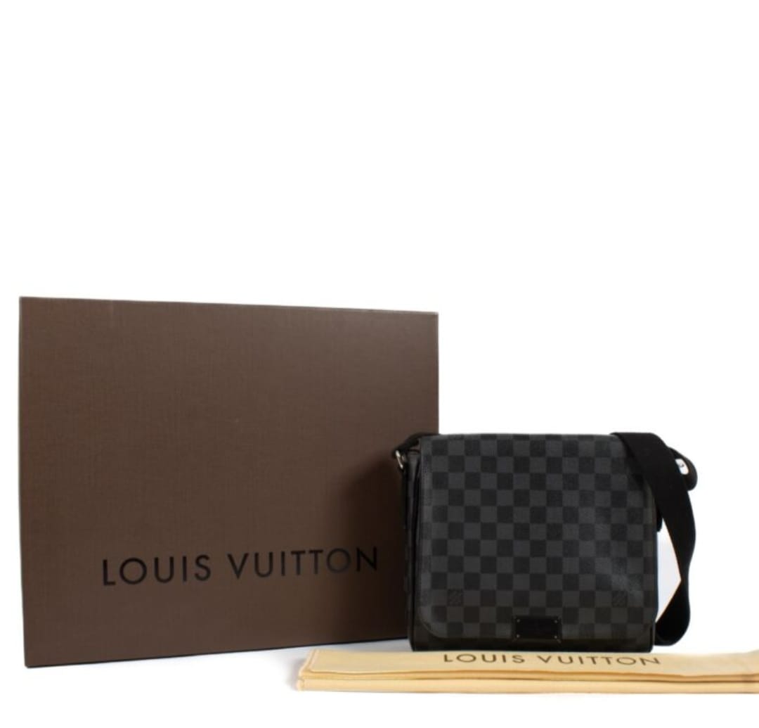 LOUIS VUITTON 01
