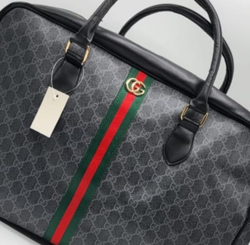 GUCCI 10